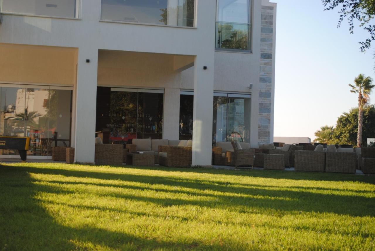 Gold Lagoon Kosher Hotel Paphos Ngoại thất bức ảnh