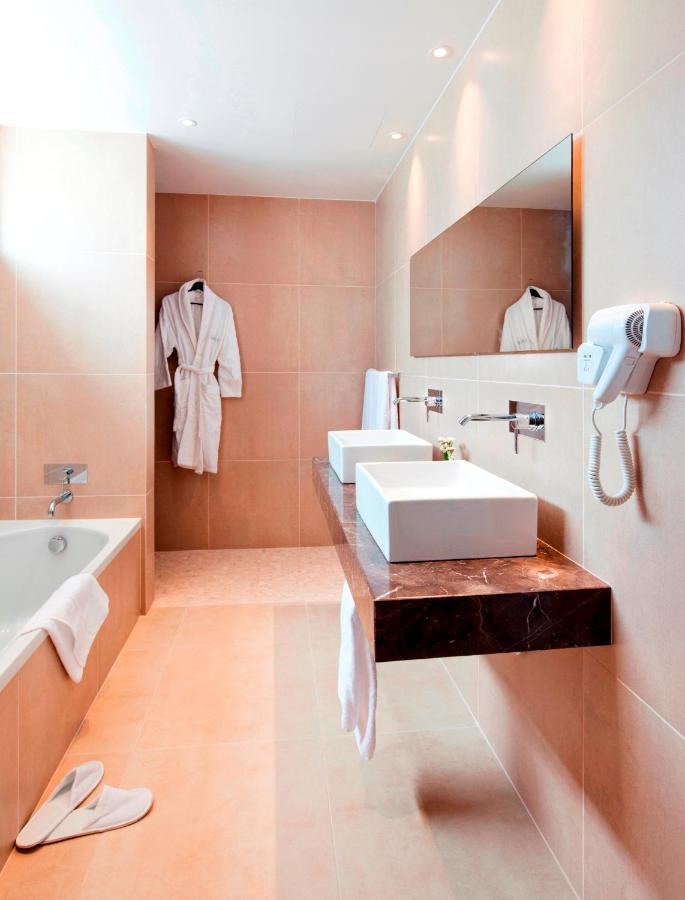 Gold Lagoon Kosher Hotel Paphos Ngoại thất bức ảnh