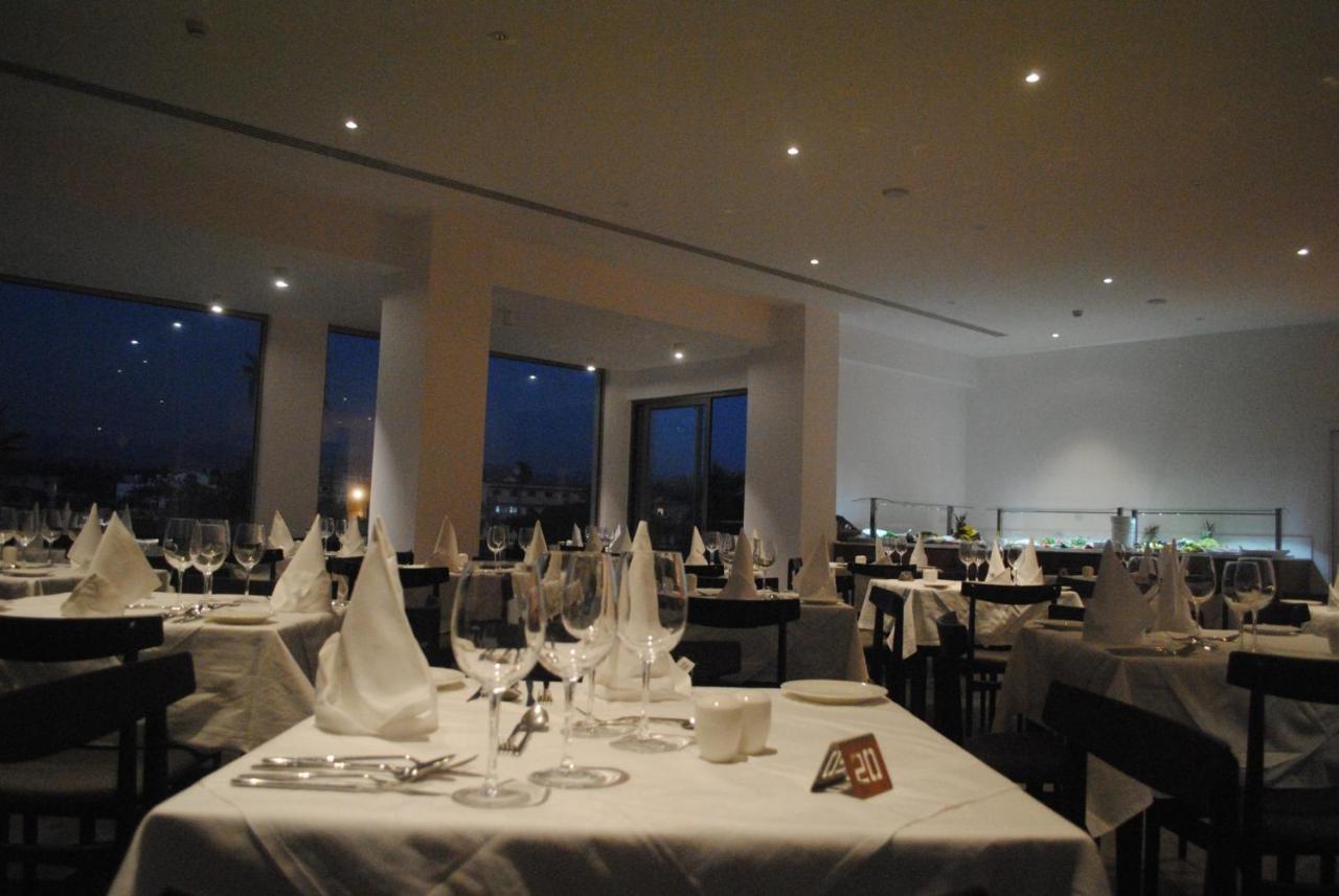 Gold Lagoon Kosher Hotel Paphos Ngoại thất bức ảnh